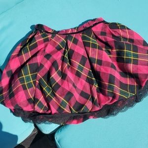 Place 89 adorable skirt plaid with lace size 8